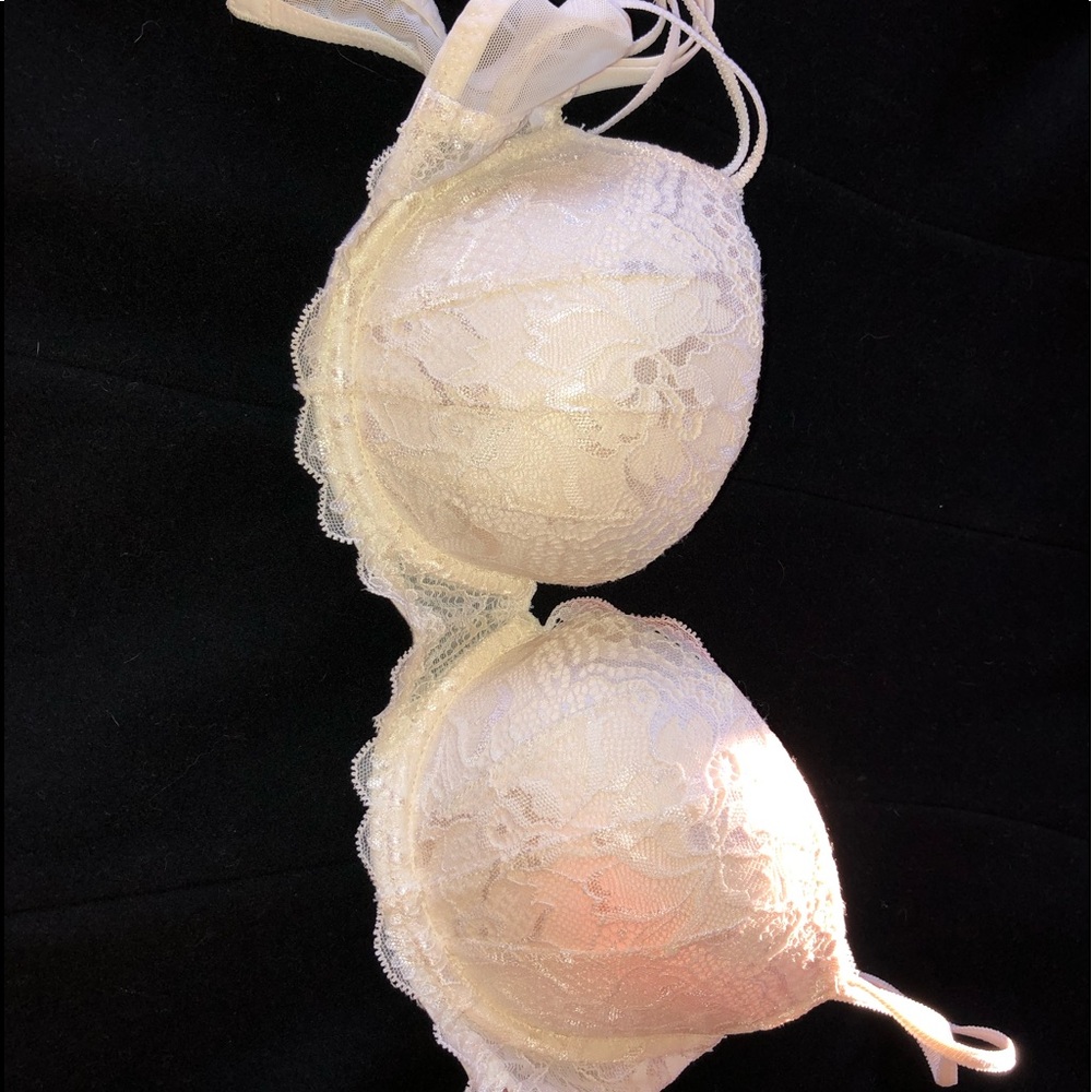VS PINK cream lace bra